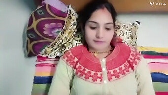 Desi-Tante Blir Grovt Knullet Av Stebroren I Indisk Rajsthani Bhabhi-Video